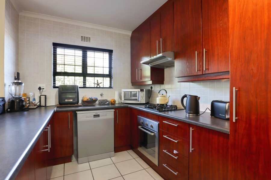 3 Bedroom Property for Sale in Sunningdale Western Cape